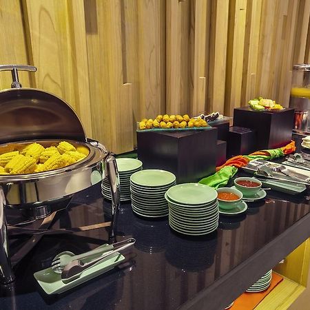 Harris Hotel Raya Kuta Lombok Εξωτερικό φωτογραφία