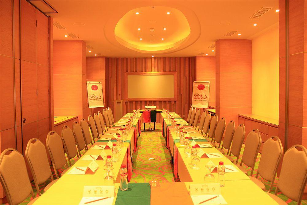 Harris Hotel Raya Kuta Lombok Εξωτερικό φωτογραφία