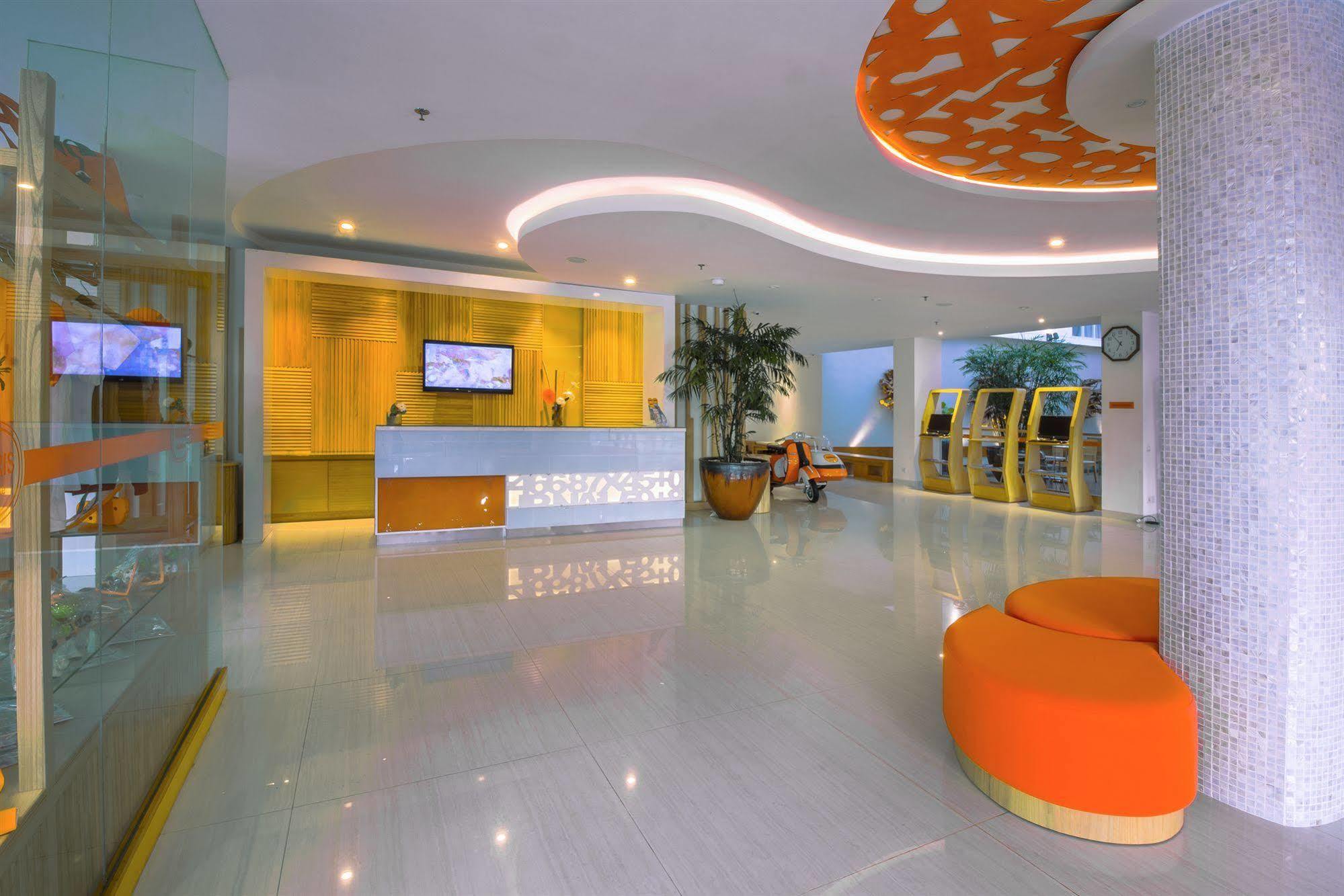 Harris Hotel Raya Kuta Lombok Εξωτερικό φωτογραφία