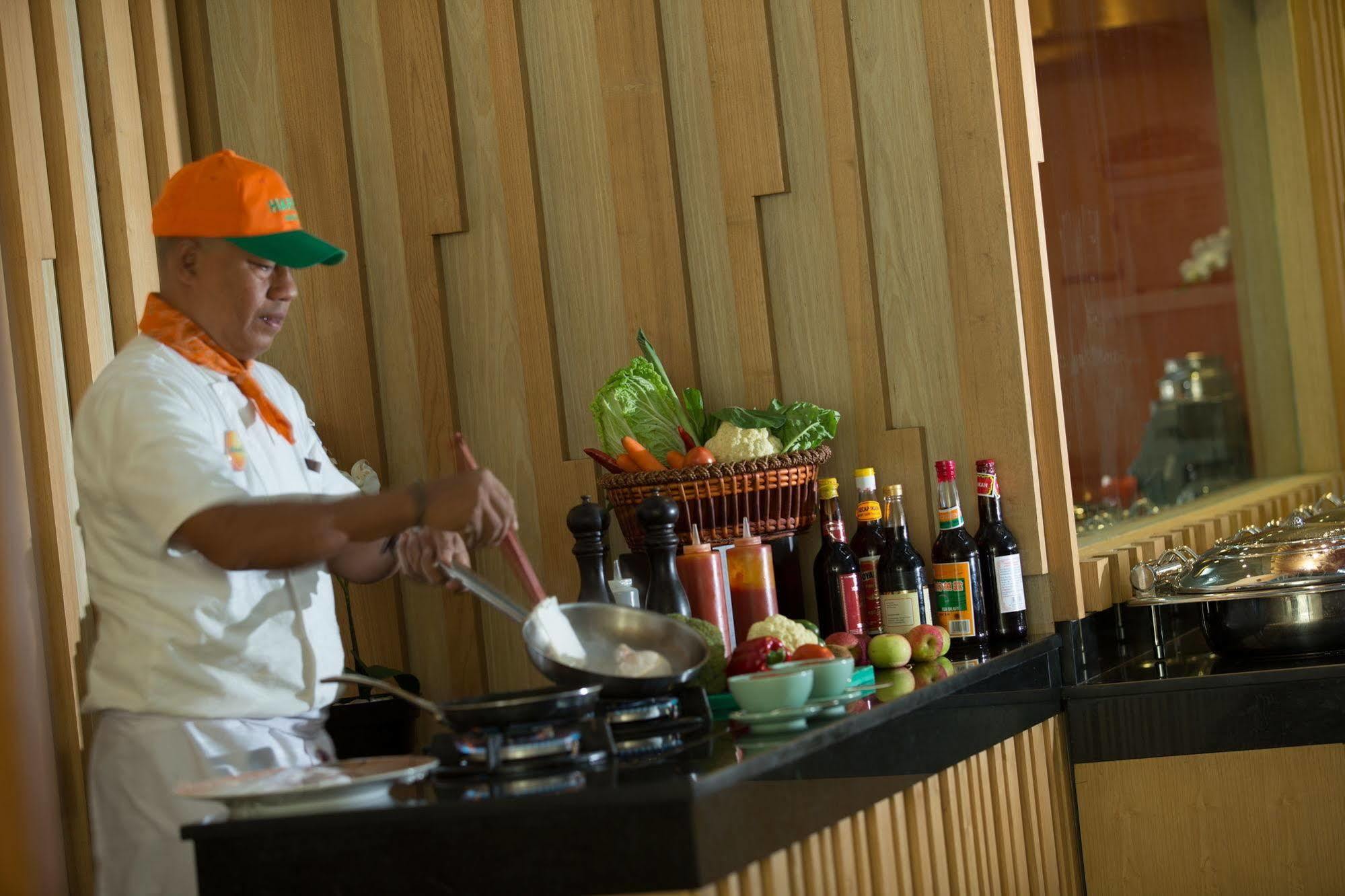 Harris Hotel Raya Kuta Lombok Εξωτερικό φωτογραφία