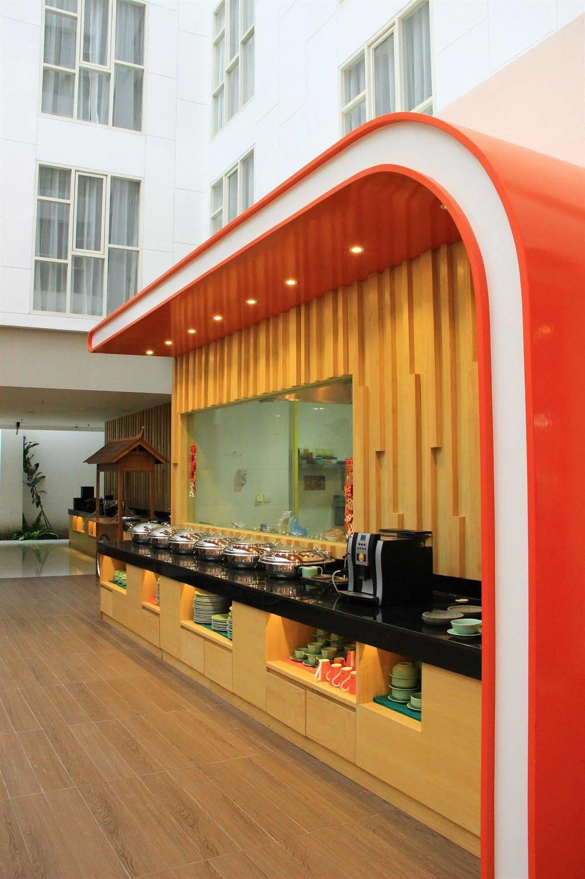 Harris Hotel Raya Kuta Lombok Εξωτερικό φωτογραφία